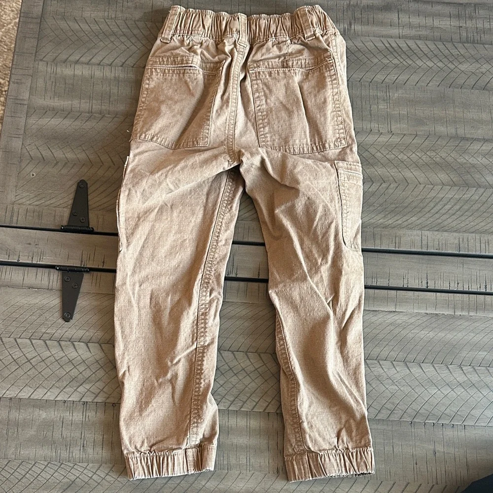 GAP Kids Cargo Joggers in Tan Beige
